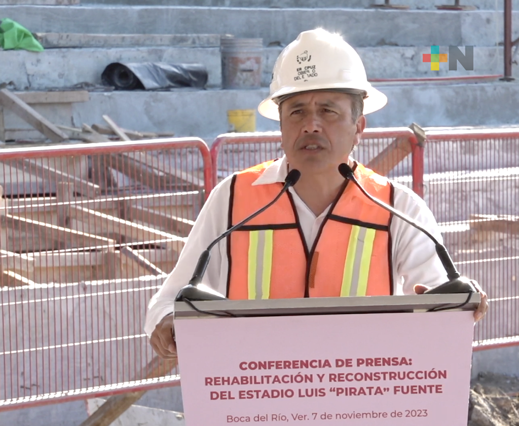 Gobernador Cuitláhuac García supervisa la rehabilitación del estadio Luis “Pirata” Fuente